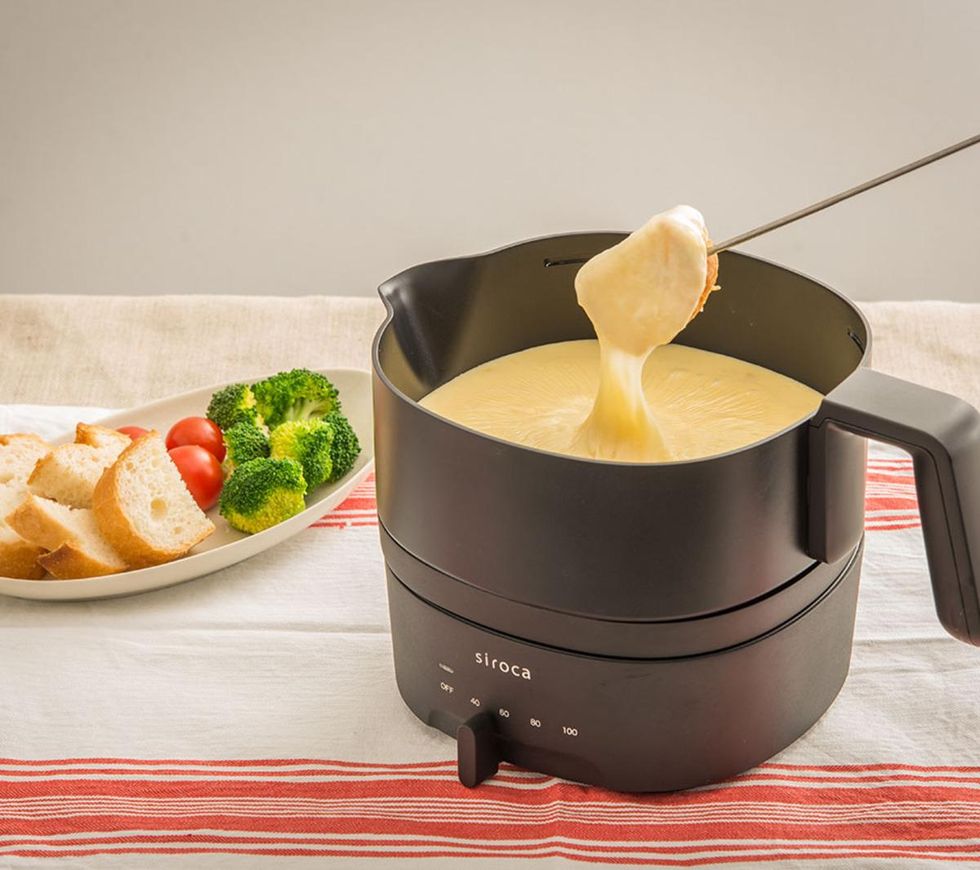 Dish, Food, Cookware and bakeware, Fondue, Ingredient, Cuisine, Small appliance, Kitchen appliance, Home appliance, Caquelon, 