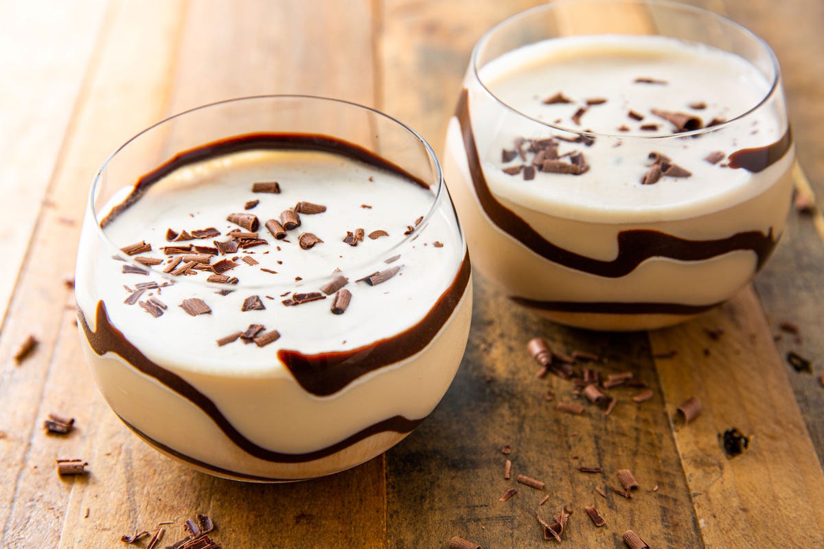 preview for The Mudslide Is One Of Our Favorite Boozy Treats