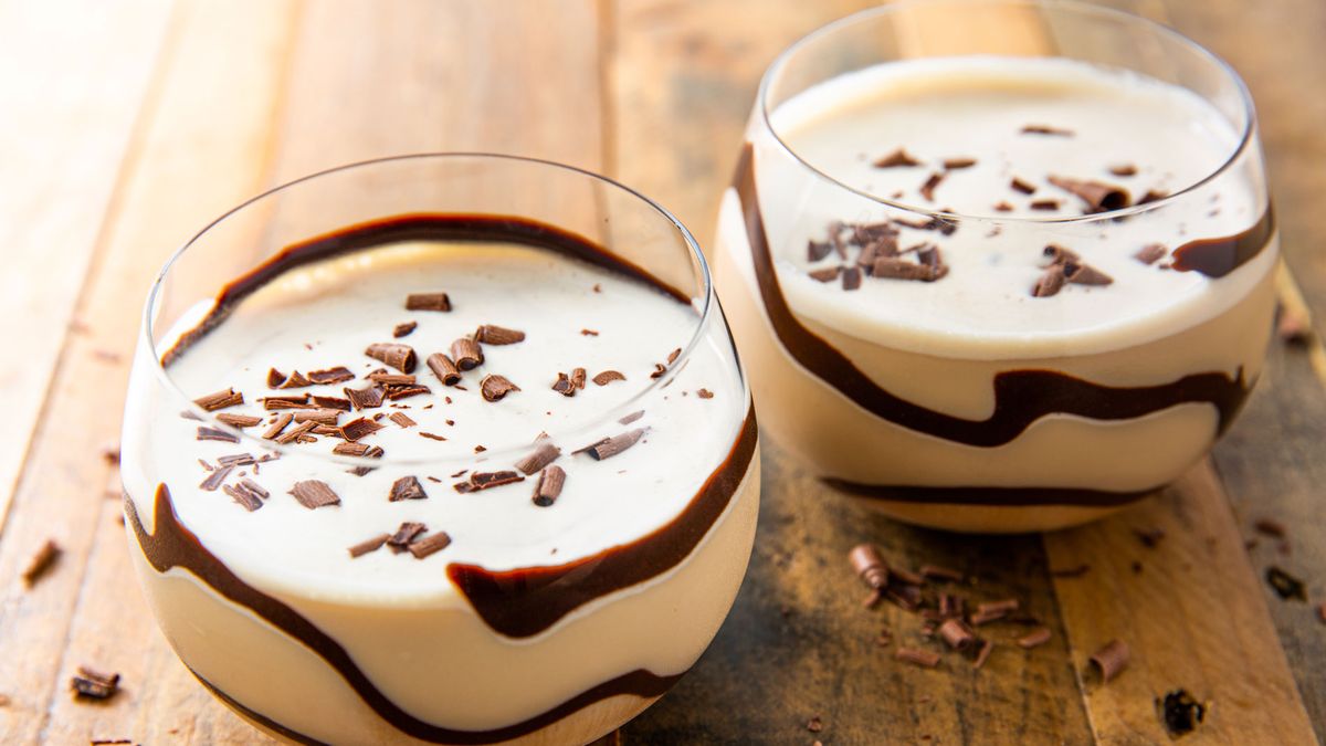 preview for The Mudslide Is One Of Our Favorite Boozy Treats