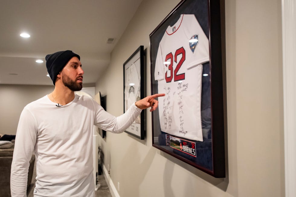 Boston Red Sox Cribs (Christian Vázquez, Matt Barnes, J.D. Martinez)