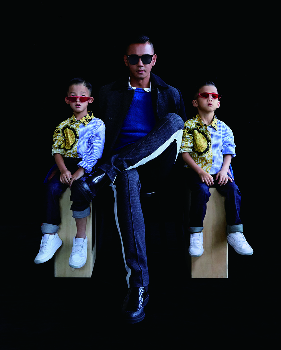 Fashion, Fun, Performance, Photography, Electric blue, Sitting, Eyewear, Performing arts, Action figure, Style, 