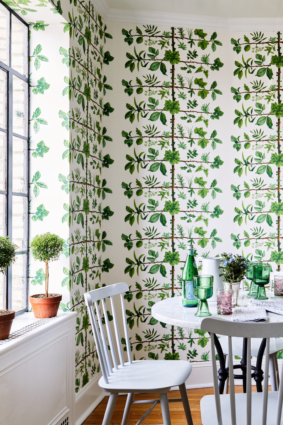 diningroom of lilse mckenna home