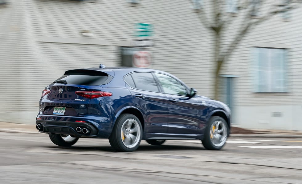 2020 alfa romeo stelvio quadrifoglio rear