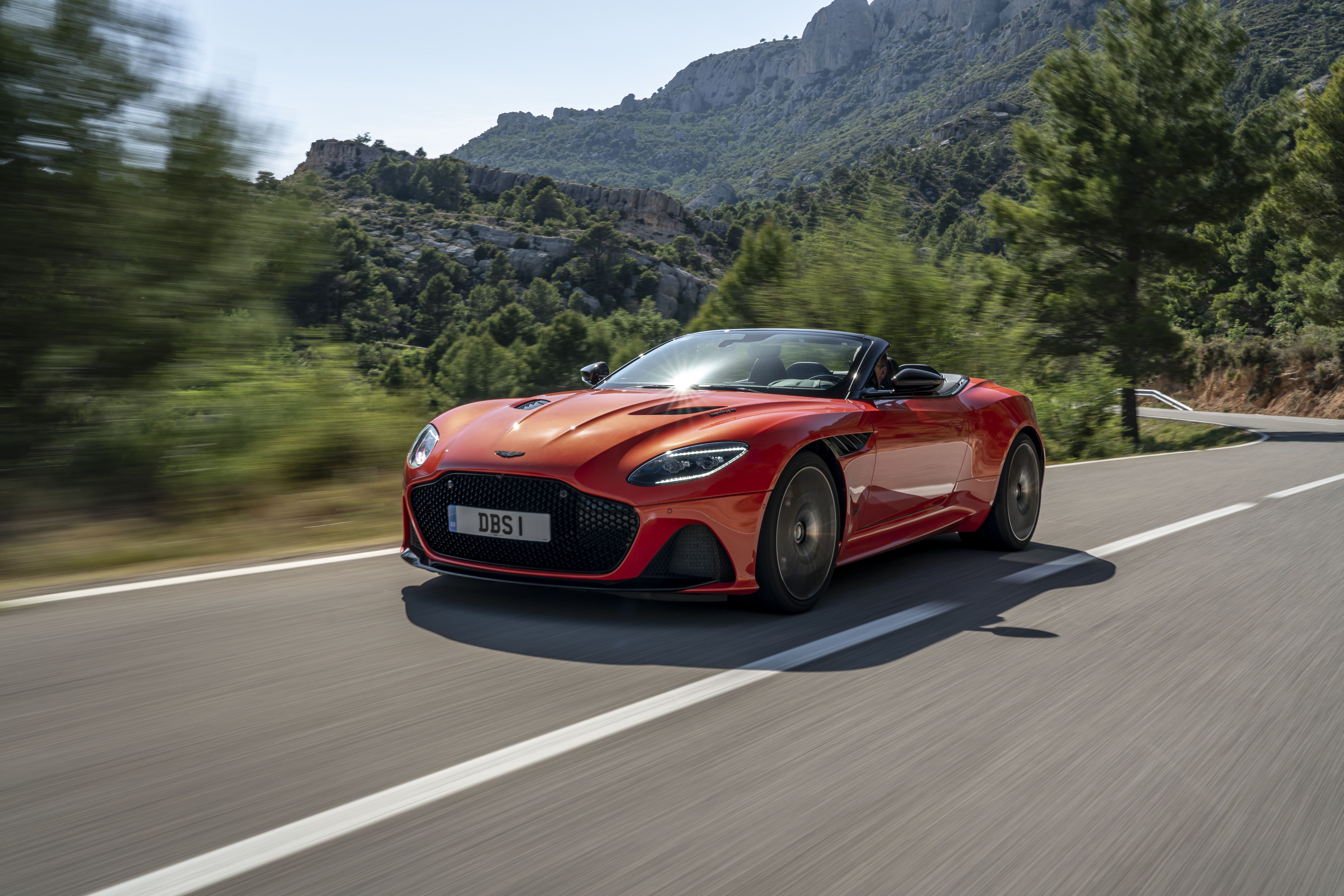 DBS Superleggera Hyper Red – Aston Martin