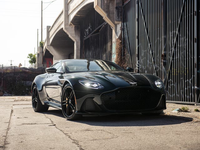 2020 aston martin dbs superleggera front