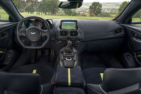 vermogen kruising Garderobe View Every Angle of the 2020 Aston Martin Vantage AMR