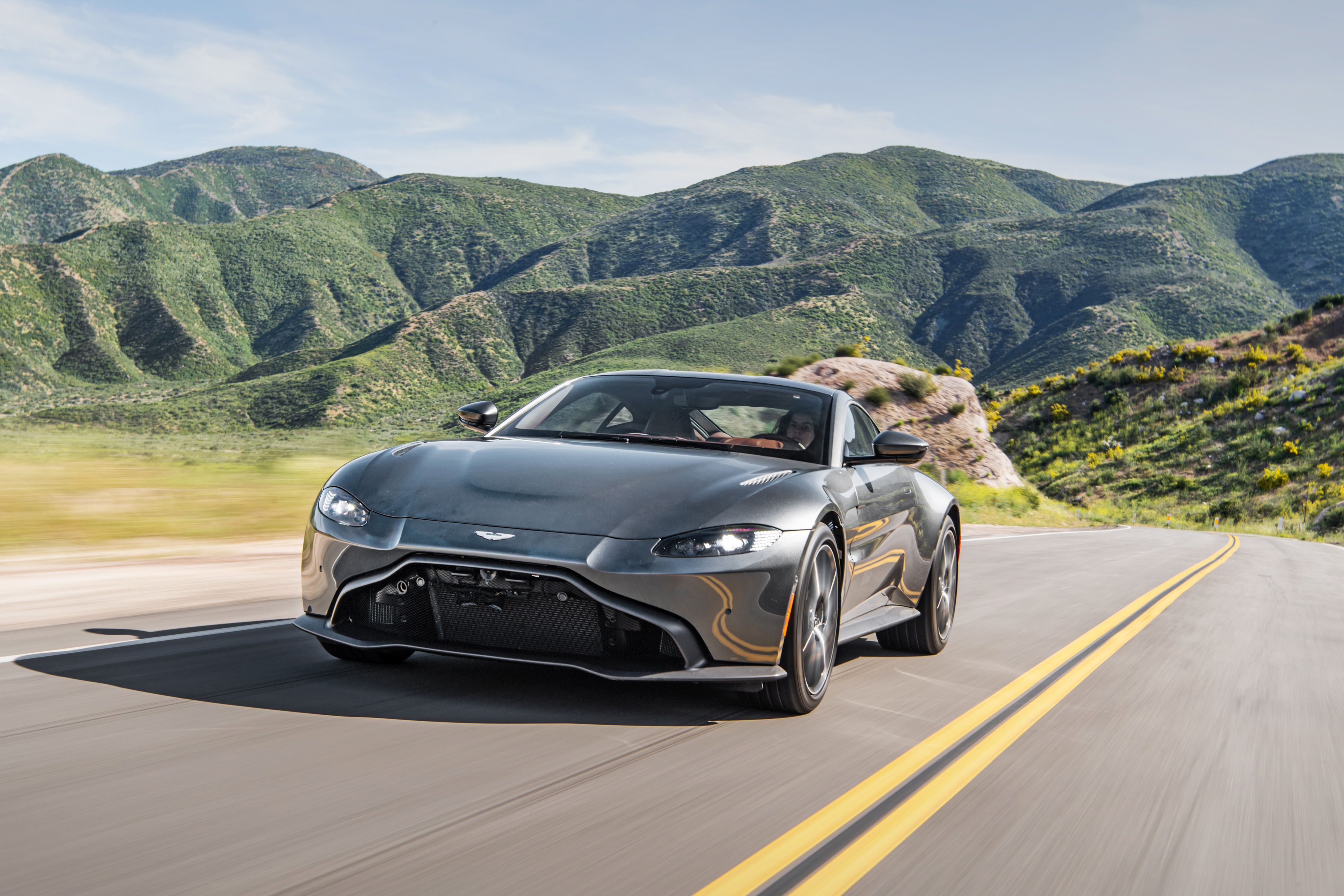 2020 Aston Martin Vantage review: Best when loud - CNET