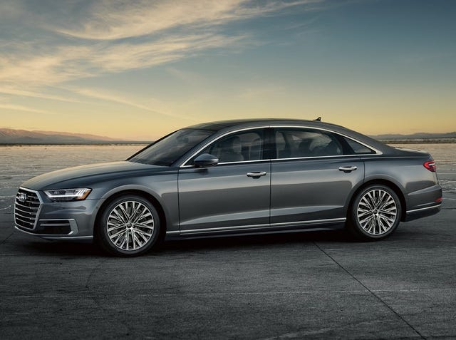 2020 audi a8 side