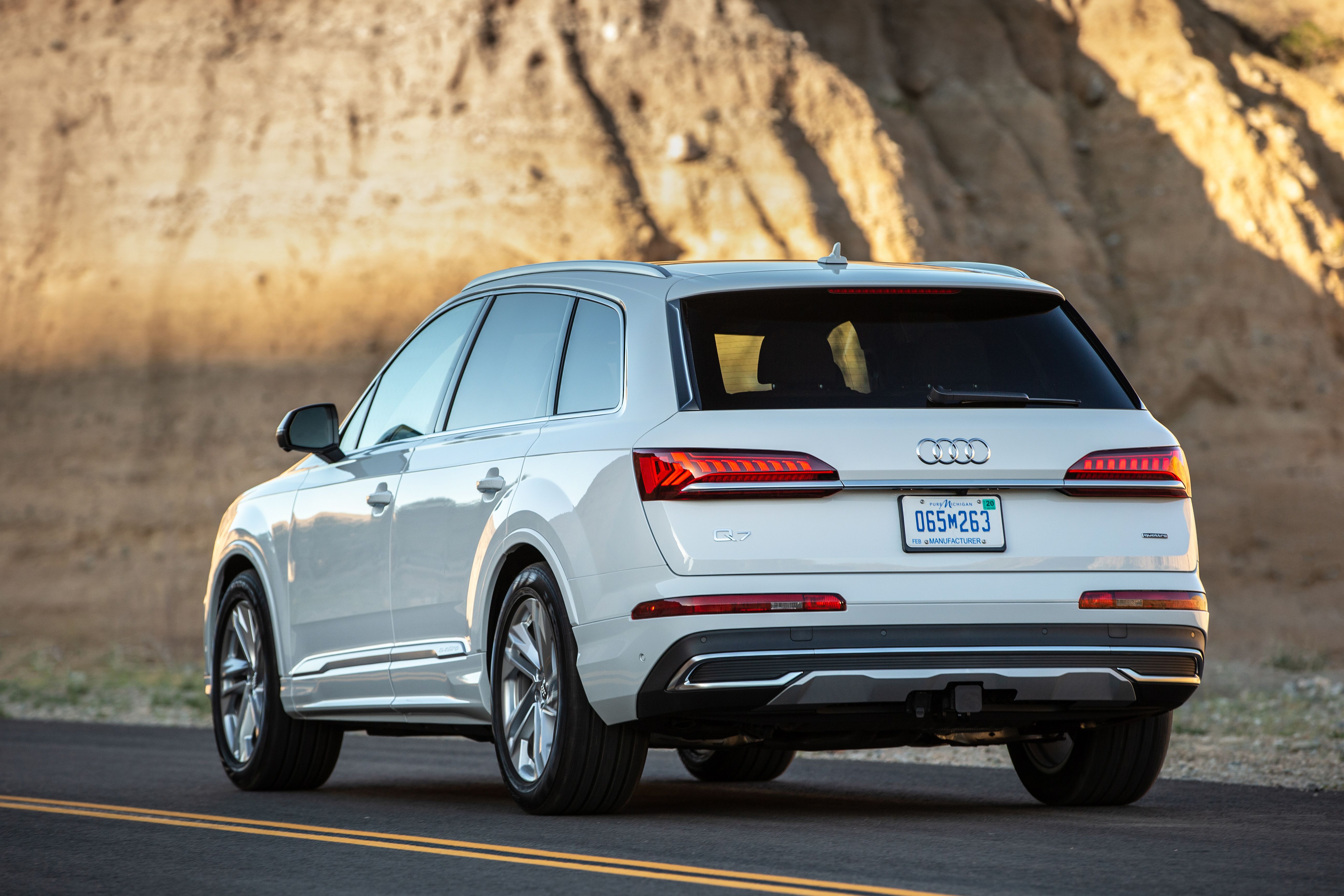 Compare Audi Q7 Suv With Other Suvs