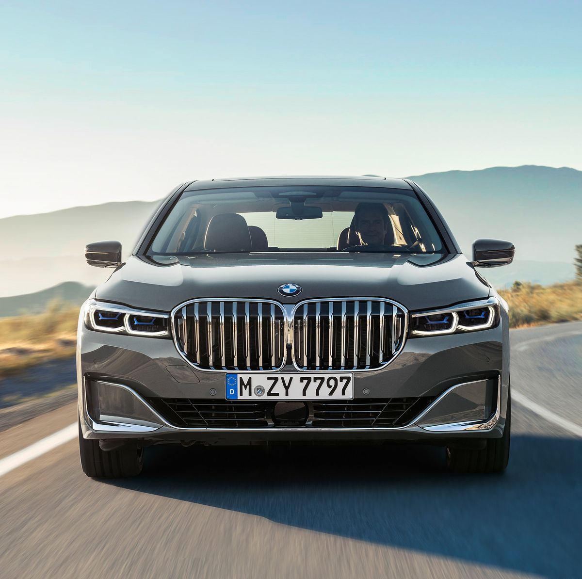2020 BMW 7-Series Sedan – Big Kidney Grilles