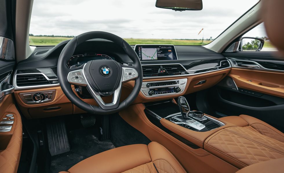 2020 BMW 7-series interior