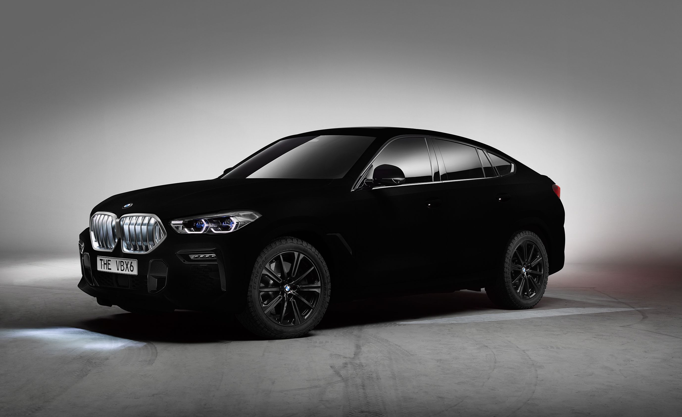 BMW X6 Gets a Blackest of Black Treatment with Paint That Eats Light