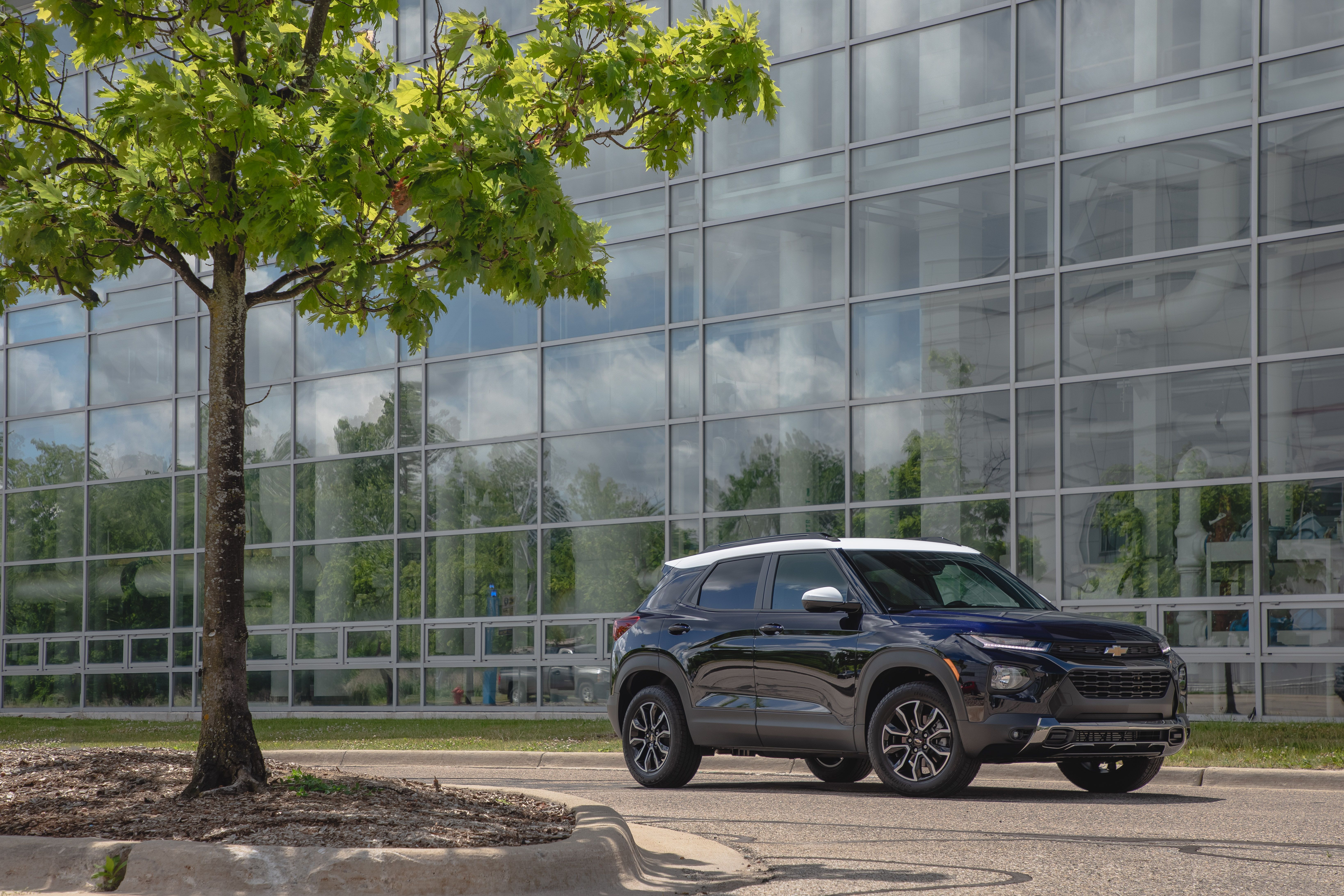 black 2021 chevy trailblazer