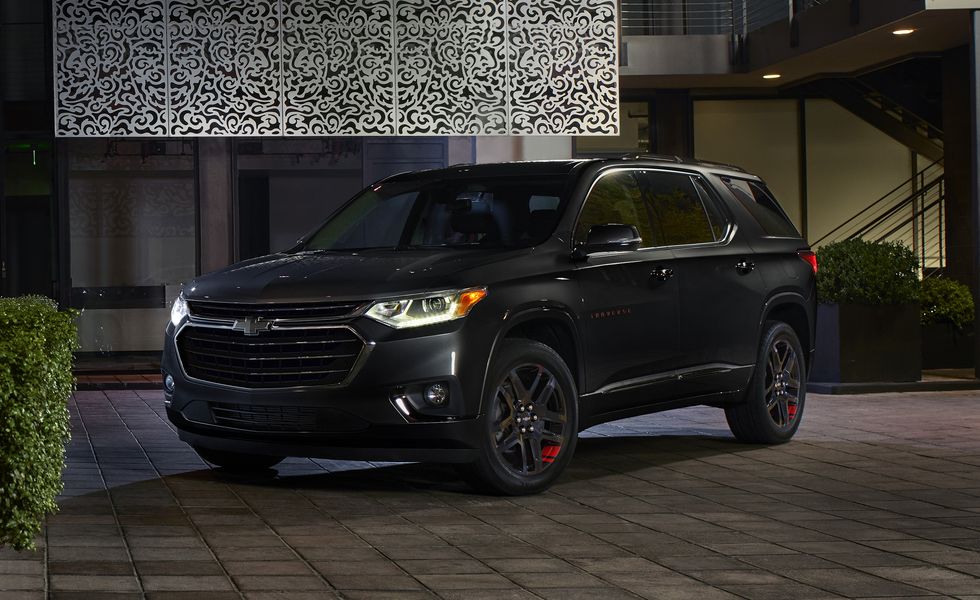 2021 chevrolet traverse red line front