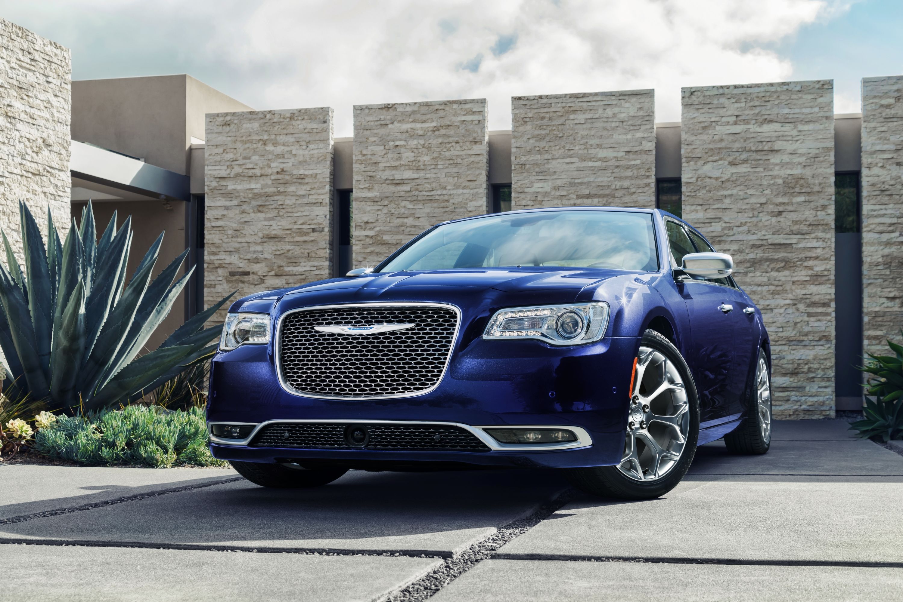 2020 Chrysler 300 Review, Pricing, and Specs