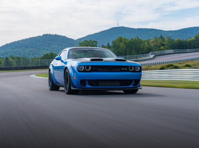 2020 dodge challenger srt hellcat front