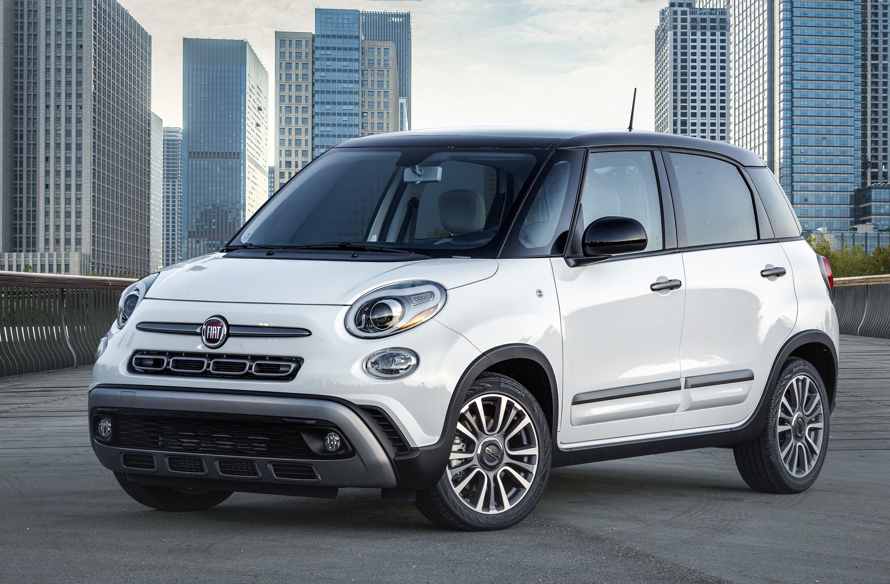 Fiat 500L review - Interior, design and technology 2023 | Auto Express