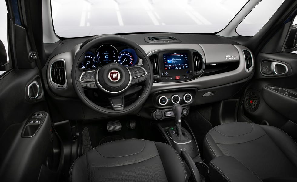 2020 Fiat 500L interior