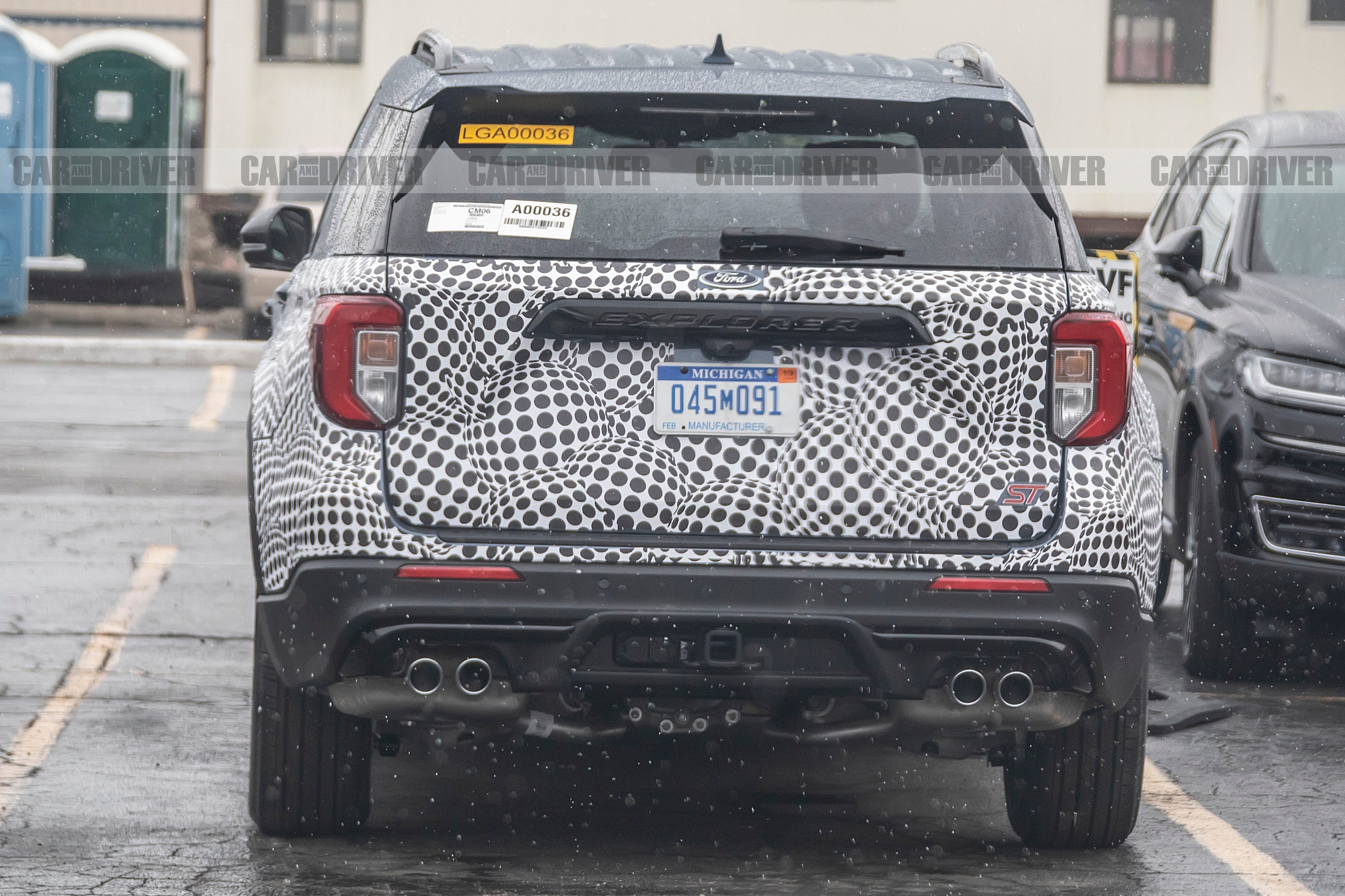 2020 Ford Explorer ST Spy Photos: Likely with Rear-Wheel Drive