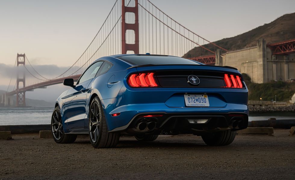 2020 ford mustang rear