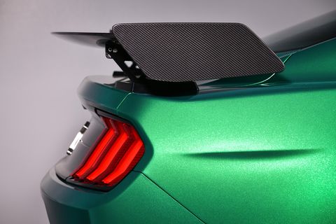 Green, Automotive tail & brake light, Machine, Plastic, Carbon, Motorcycle accessories, Cleanliness, Baggage, 