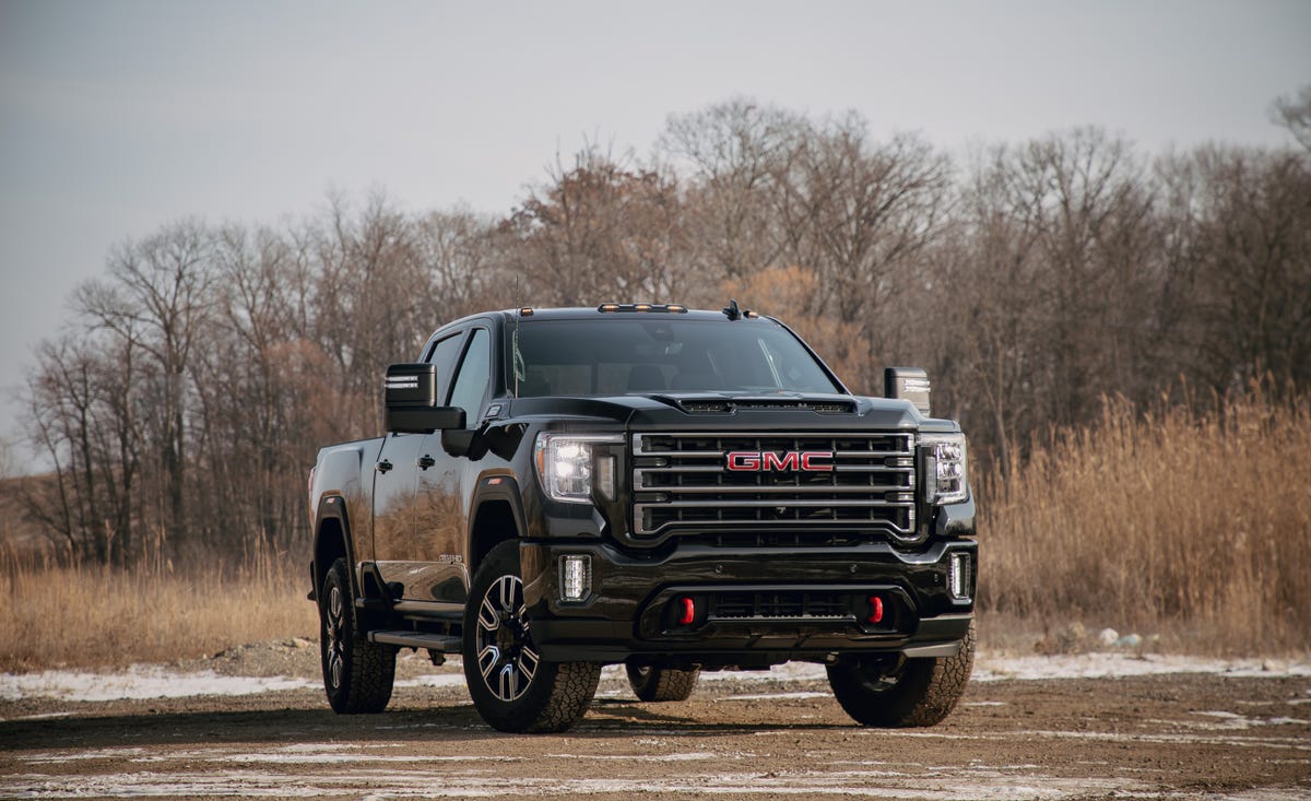 View Photos of the 2020 GMC Sierra HD