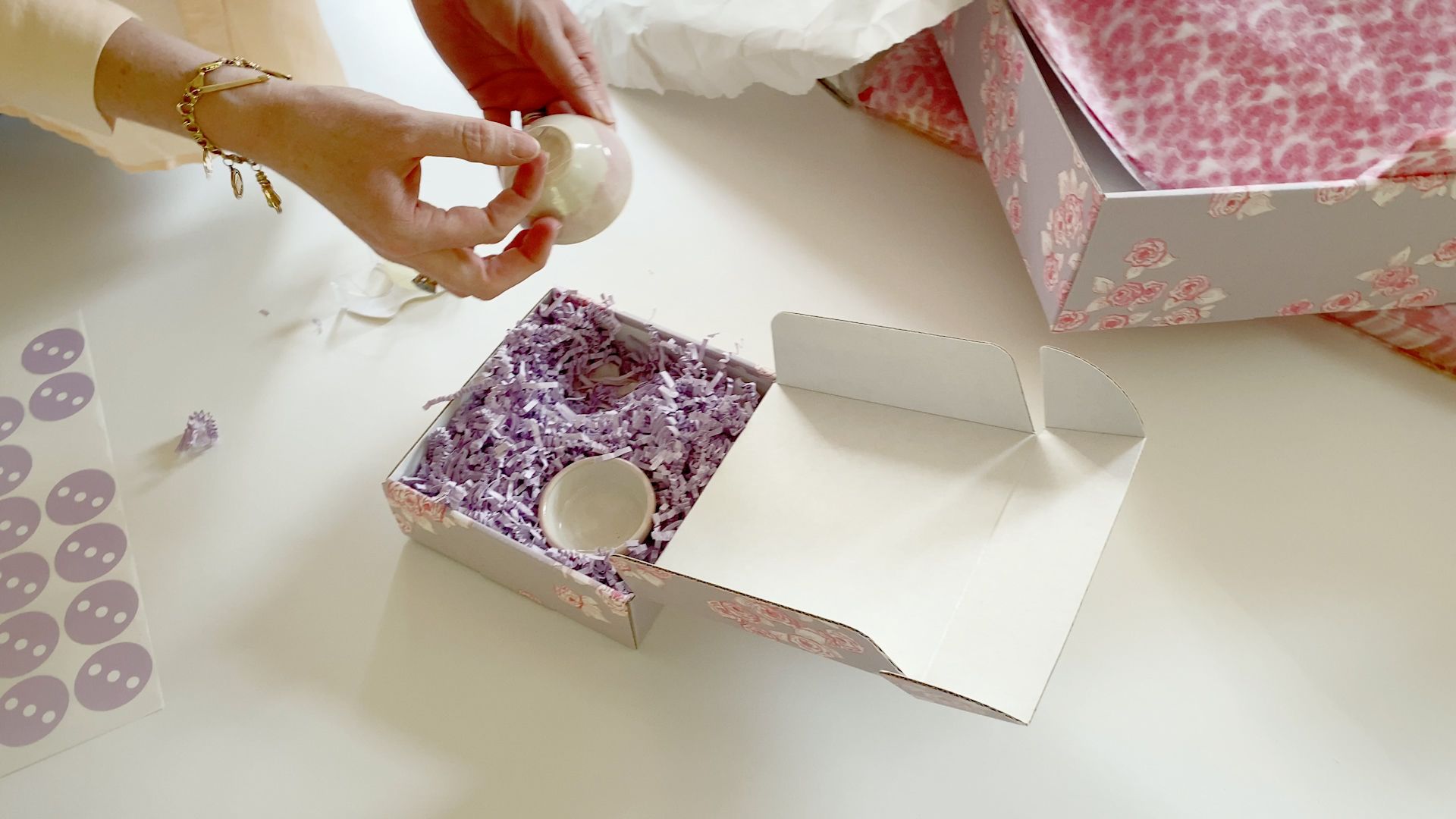 SATYAM KRAFT 10 Pcs Red and White Gift Wrapping Paper Sheets for Birth —  satyamkraft