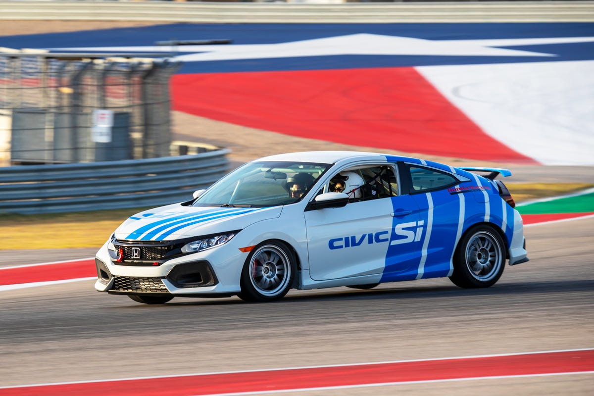 The Honda Civic Si TCA Is a Riotous Entry-Level Race Car