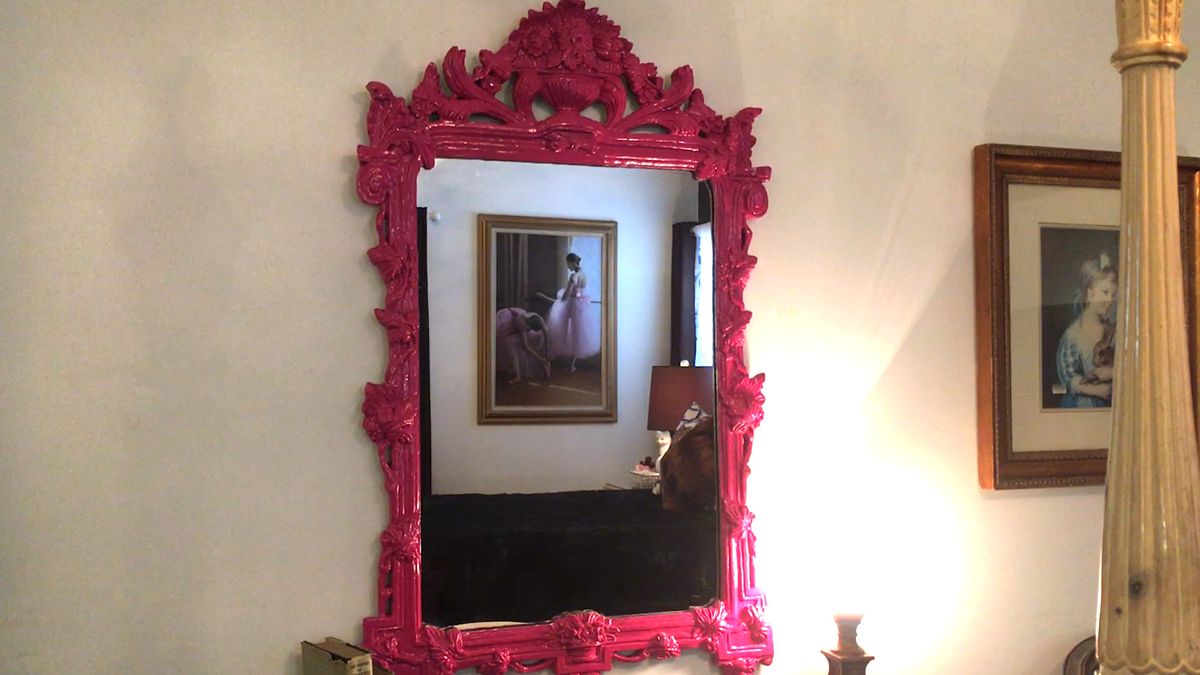 How to: make an antiqued mirror using plexiglass + spray paint 