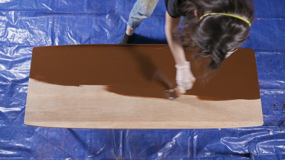 como teñir mesa madera barnizar