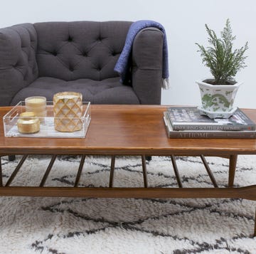 Cómo barnizar y teñir un mueble de madera para dejarlo como nuevo en tres pasos cómo barnizar y teñir un mueble de madera para dejarlo como nuevo en tres pasos