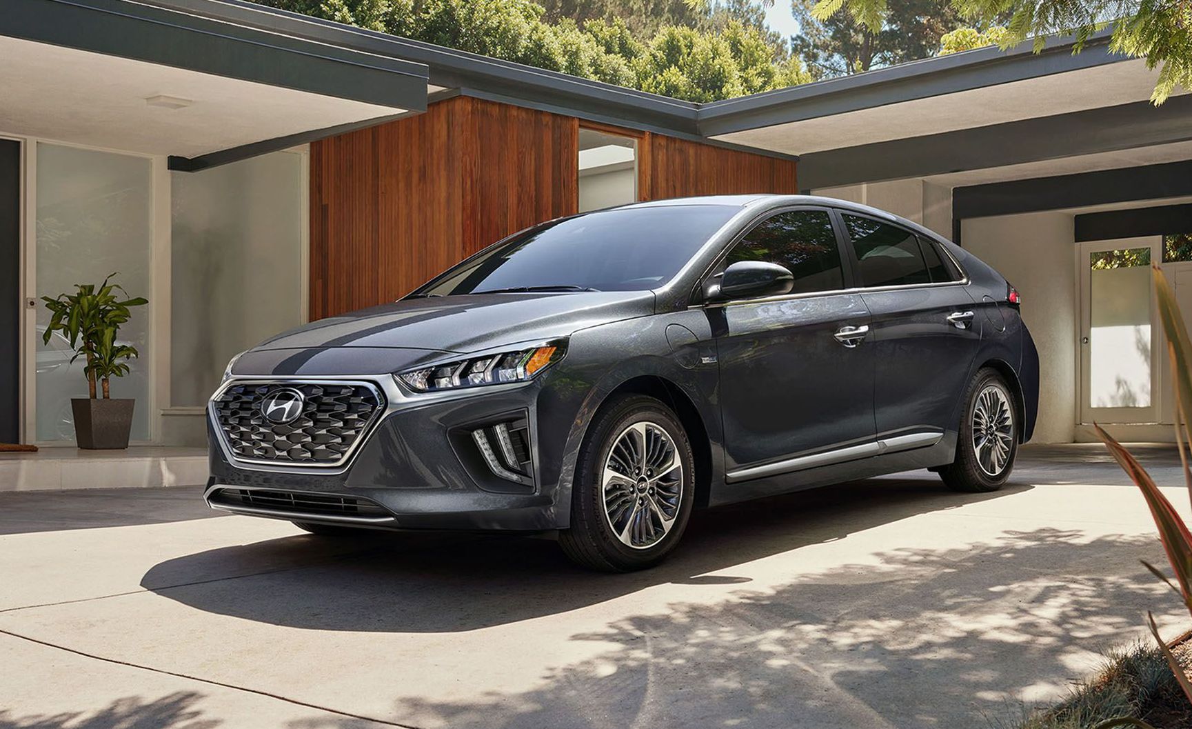 Occlusie Voorwoord silhouet 2020 Hyundai Ioniq Review, Pricing, and Specs