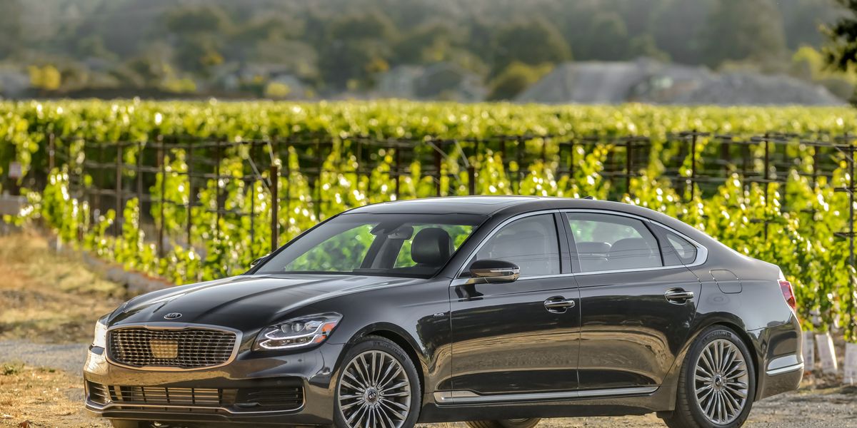Kia K900 Review: A Luxury Surprise in a Beautiful Package – A