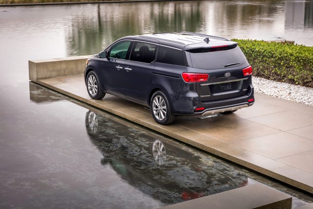 2020 Kia Sedona rear