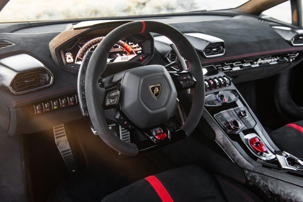 Lamborghini фото салона