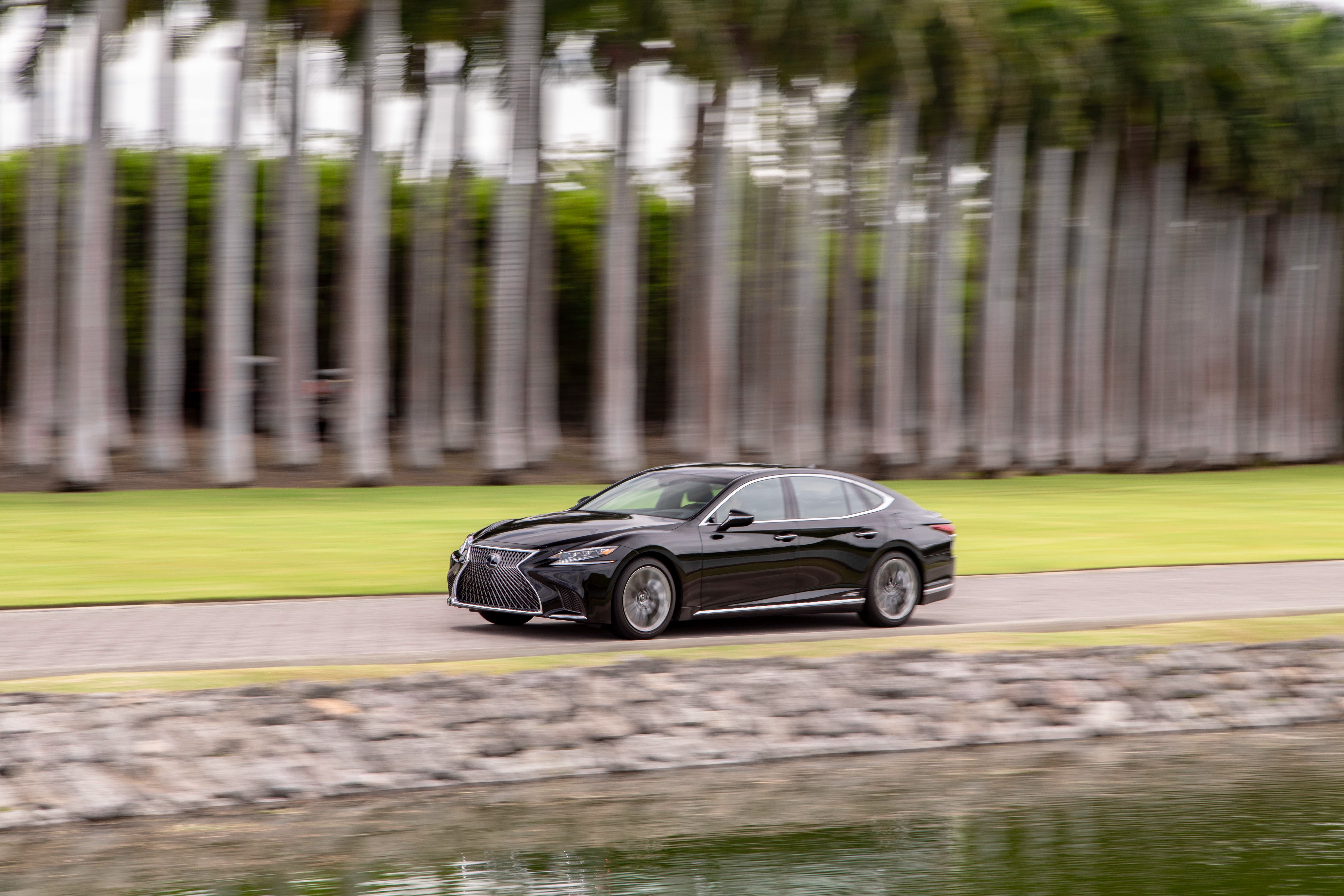 2020 Lexus LS500h Struggles to Make Its Case