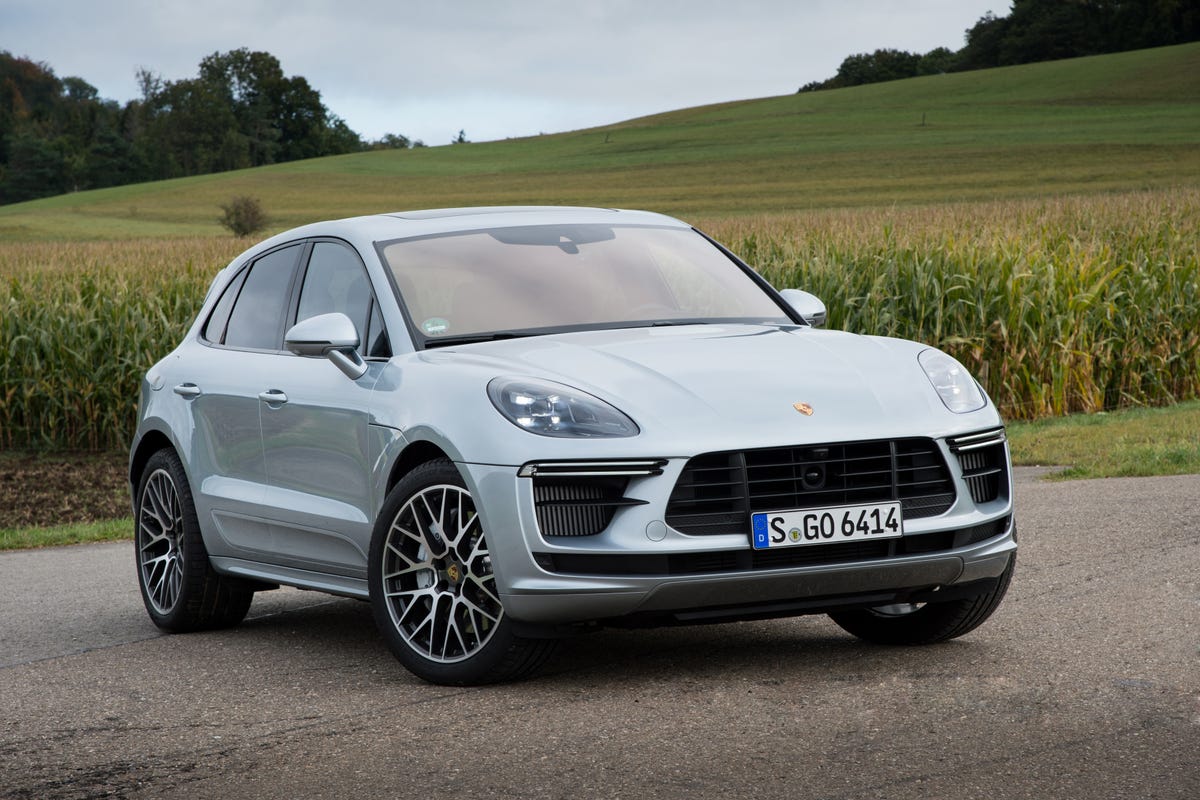 View Photos of the 2020 Porsche Macan Turbo