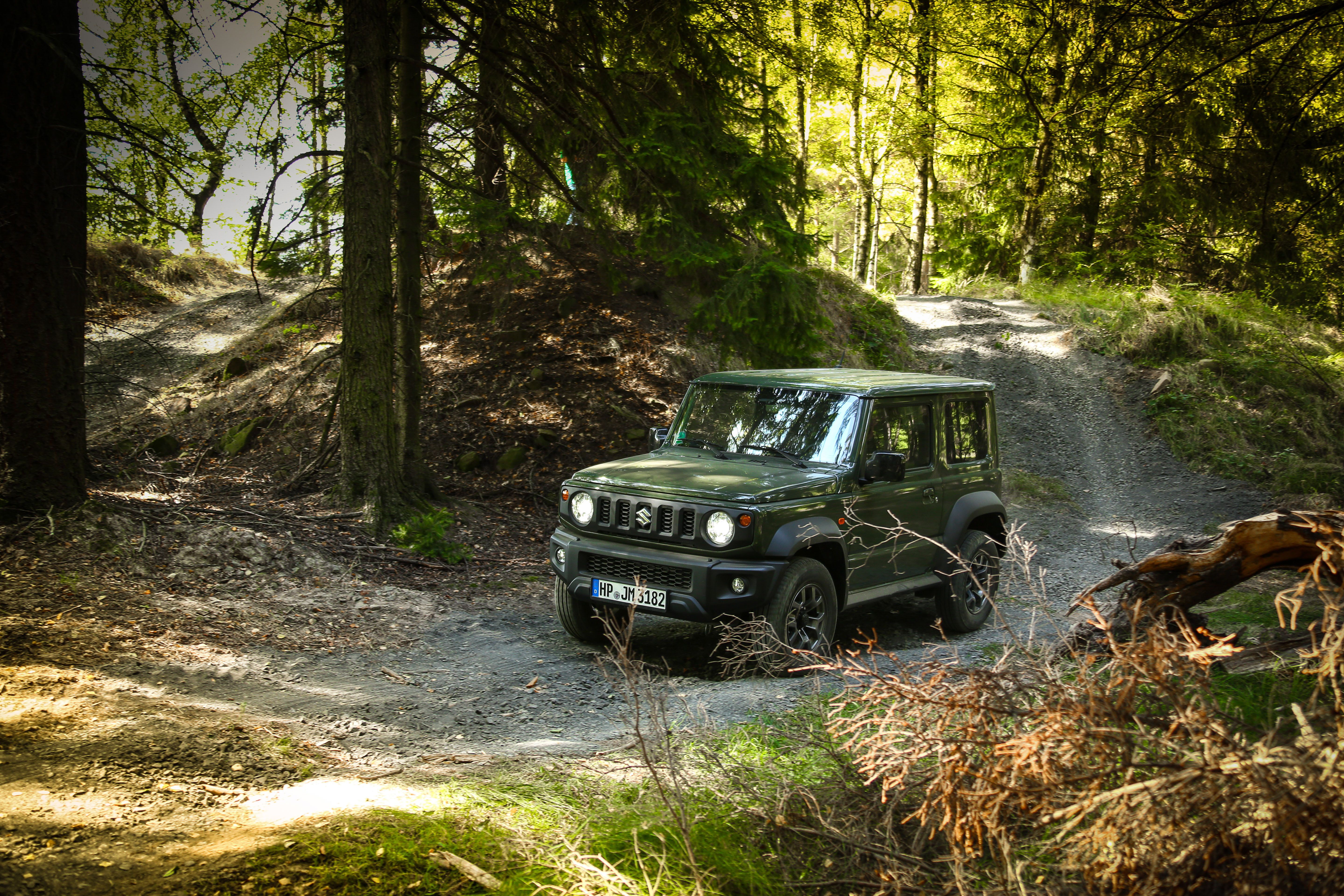 2020 Suzuki Jimny Is an Adorable and Tiny Off-Road Box that We Can't Buy