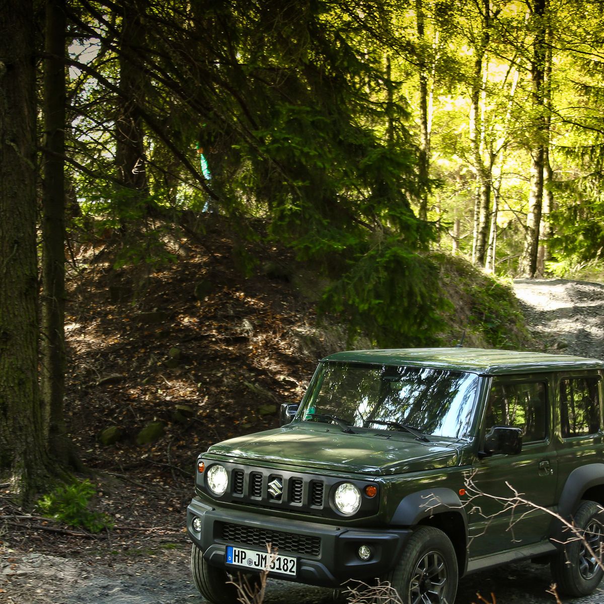2020 Suzuki Jimny Is an Adorable and Tiny Off-Road Box that We Can