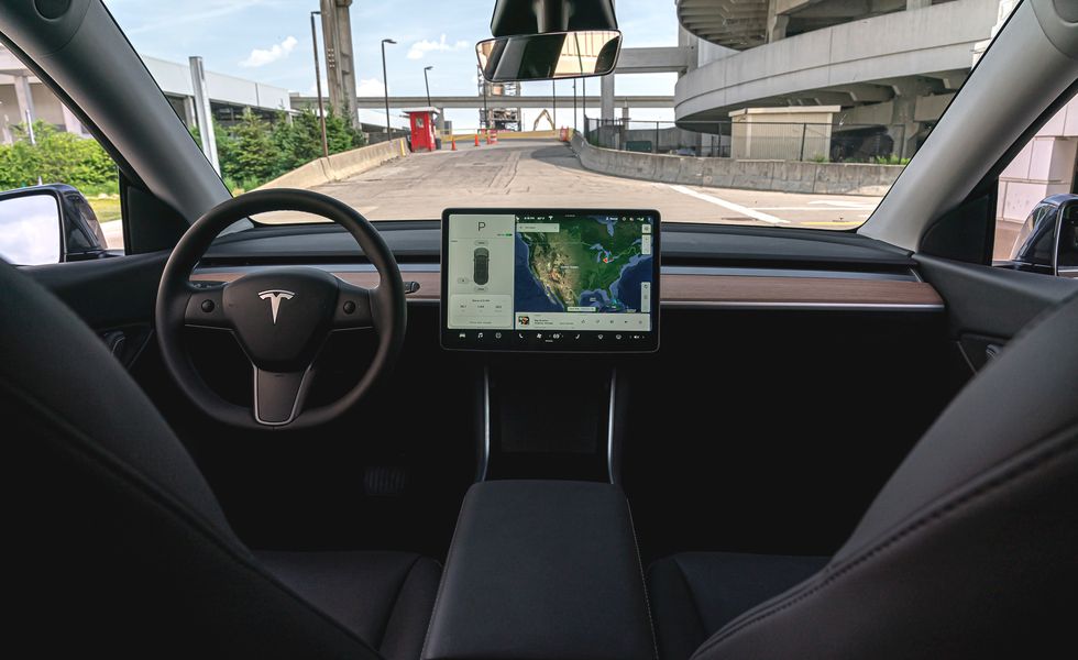Tesla Model Y: interior, dashboard & infotainment
