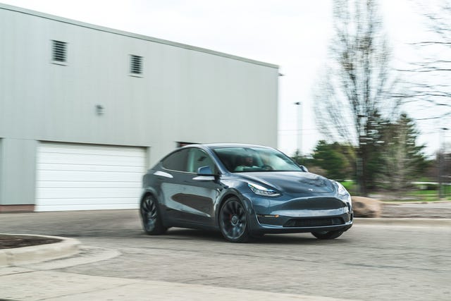 2023 tesla model y performance