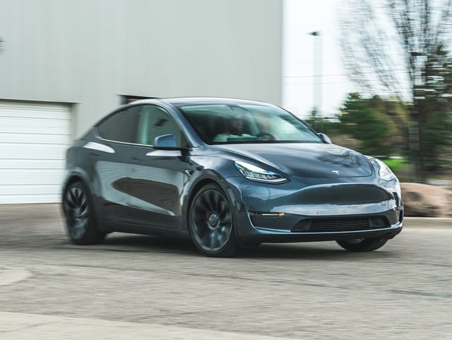 2023 tesla model y performance