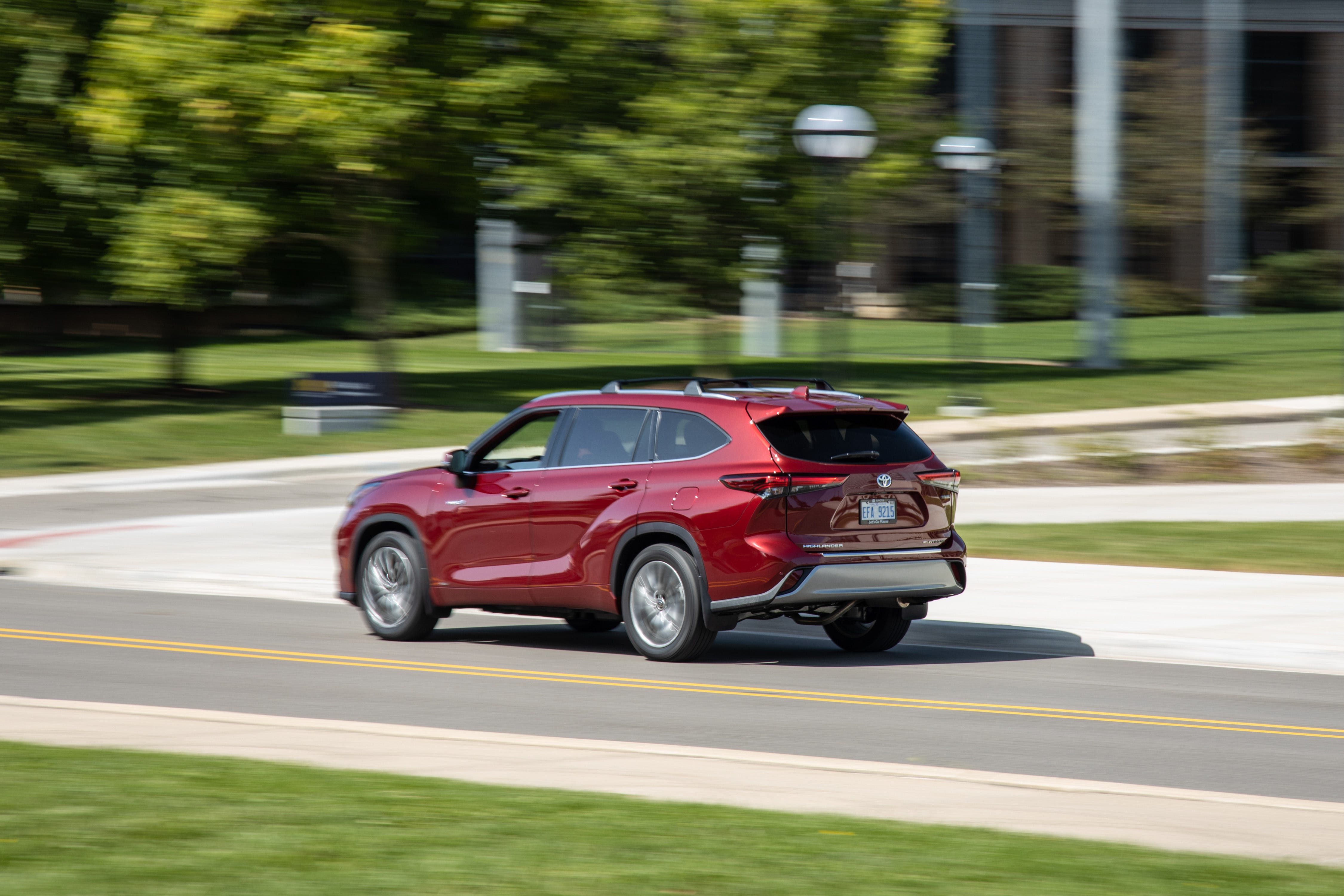 2021 Toyota Highlander Hybrid Review, Pricing, and Specs