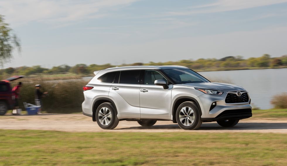 2020 toyota highlander carries eight in style