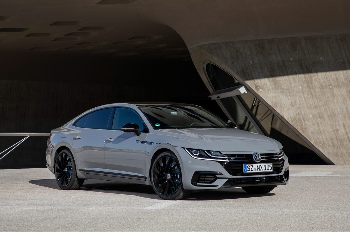 View Photos of the 2020 Volkswagen Arteon R-Line Edition