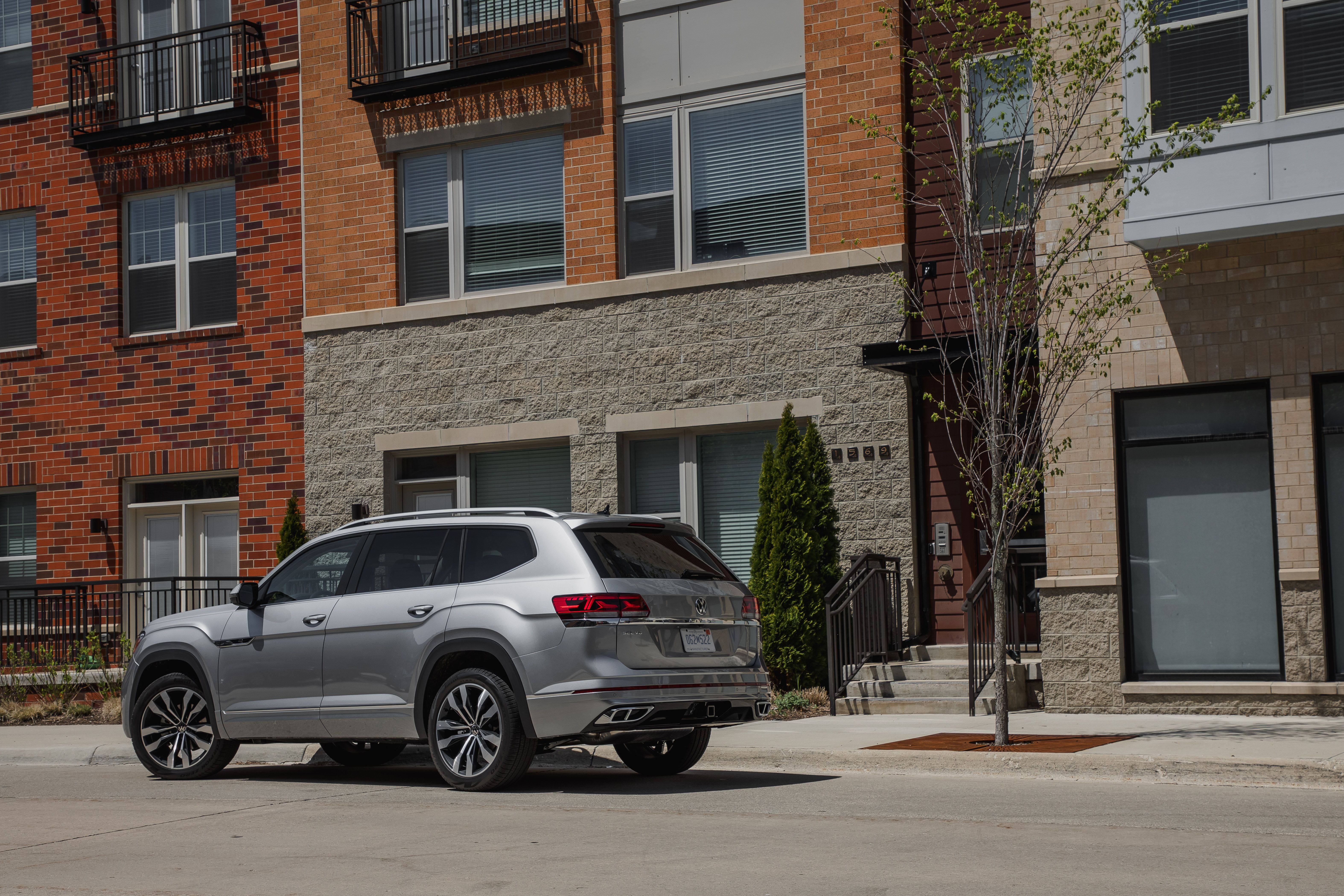 2021 Volkswagen Atlas Has a Prettier Face and the Same Great Space