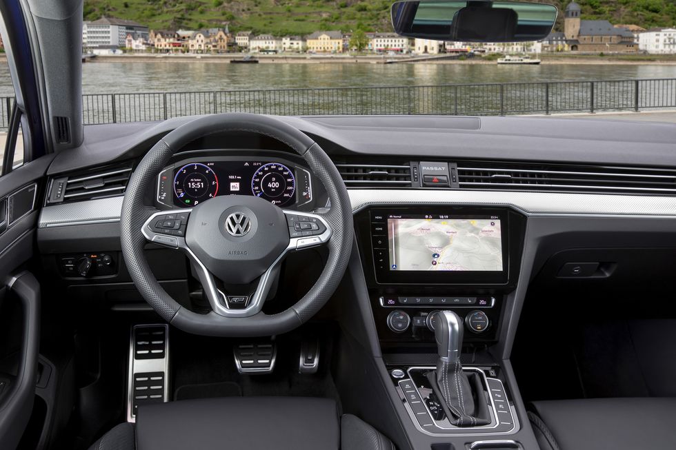Zuidoost omverwerping Onbepaald Europe's 2020 VW Passat Variant Is Slightly Forbidden Fruit