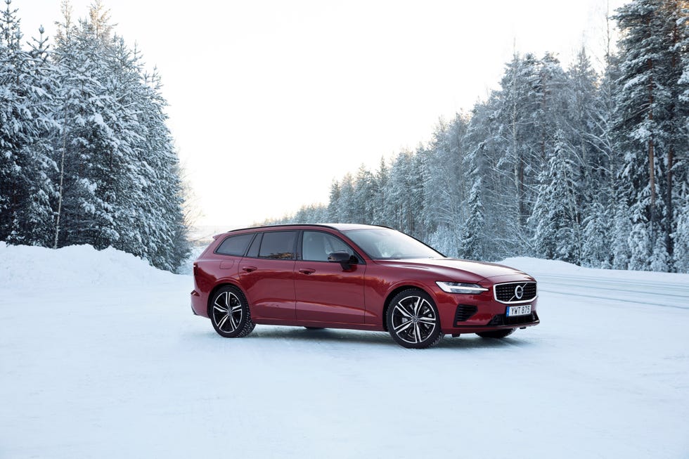 Volvo Discontinues V90 and Base V60 Wagons for 2022