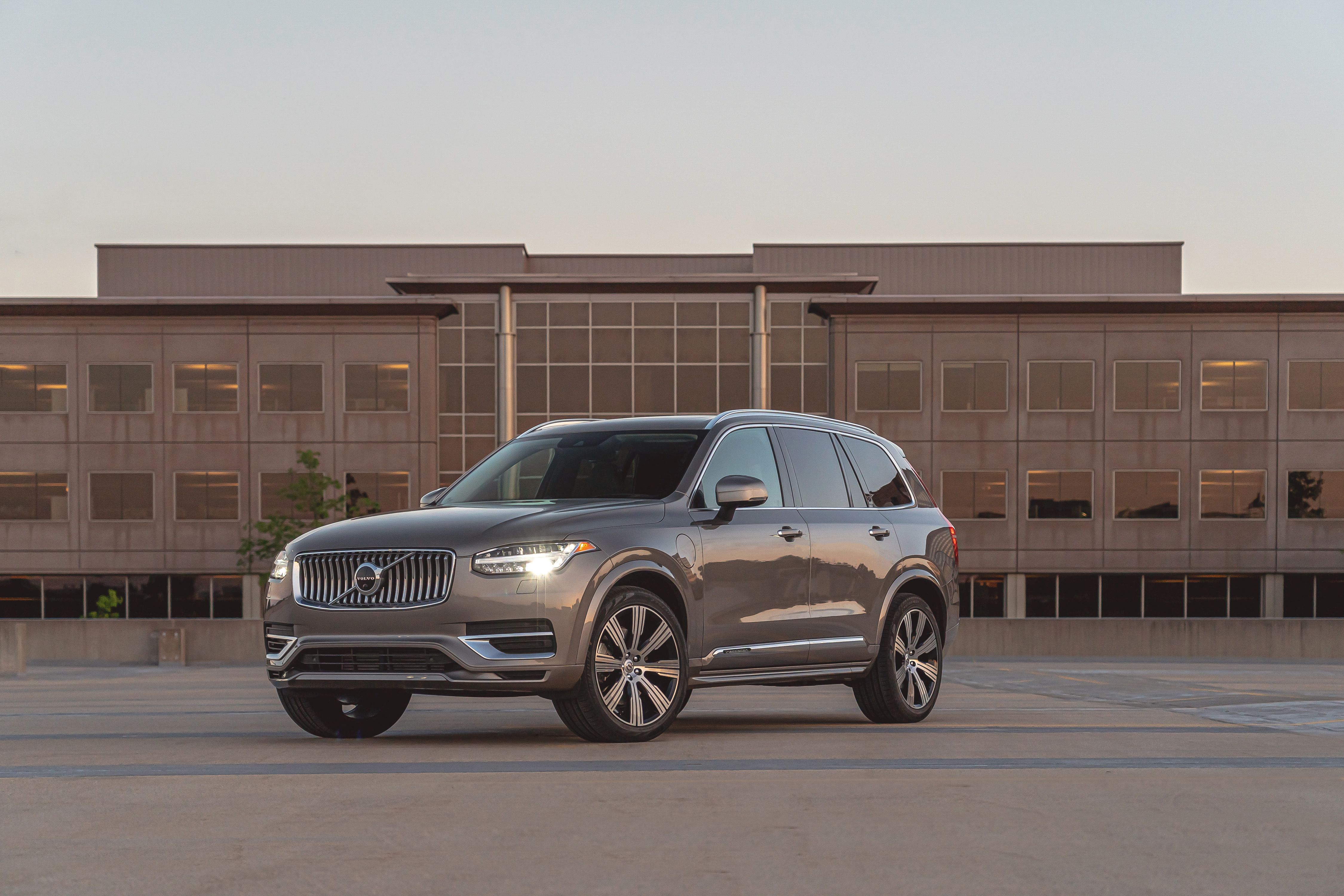Tested: 2020 Volvo XC90 T8 Blends Luxury, Speed, and Efficiency