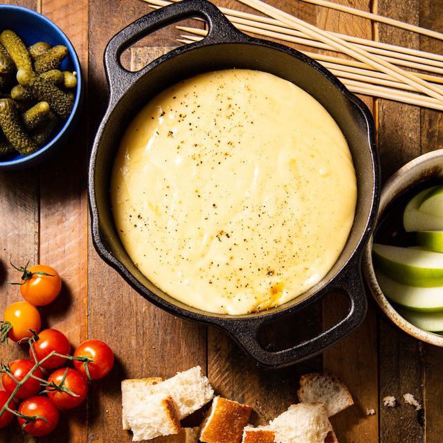 Best Cheese Fondue Recipe - How To Make Cheese Fondue
